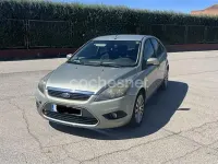 Usado Ford Focus Trend 109 CV (80 kW) 2009 Beige Berlina