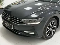 Usado VW Passat Executive 122 CV (89 kW) 2022 Gris Familiar