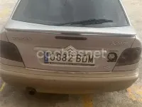 Usado Citroën Xsara 90 CV (66 kW) 2000 Gris / plata Berlina
