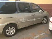 Usado Peugeot 807 109 CV (80 kW) 2006 Beige Monovolumen