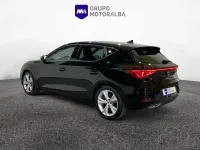 Usado Seat Leon FR 150 CV (110 kW) 2023 Negro Berlina