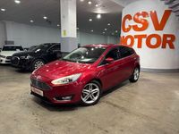 Usado Ford Focus 115 CV (84 kW) 2015 Rojo Utilitario