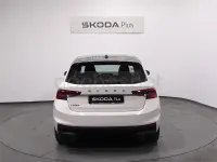 Usado Skoda Fabia Style 110 CV (80 kW) 2022 Blanco Utilitario