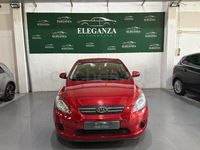 Usado Kia Ceed 90 CV (66 kW) 2010 Granate Utilitario