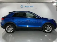 Usado VW T-Roc Life 110 CV (80 kW) 2024 Azul SUV
