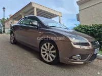 Usado Ford Focus Cabriolet Titanium 136 CV (100 kW) 2007 Gris / plata Descapotable