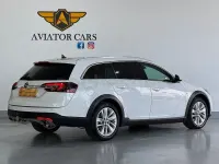 Usado Opel Insignia Country Tourer 195 CV (143 kW) 2014 Blanco Familiar