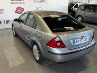 Usado Ford Mondeo Ghia 130 CV (95 kW) 2004 Gris / plata Berlina