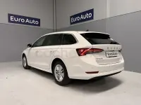Usado Skoda Octavia Ambition 115 CV (84 kW) 2022 Blanco Familiar