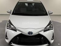 Usado Toyota Yaris Hybrid Active 100 CV (73 kW) 2019 Blanco Berlina