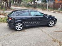 Usado Opel Astra GTC Sport 150 CV (110 kW) 2007 Negro Berlina