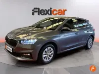 Usado Skoda Fabia Essence 95 CV (69 kW) 2025 Gris Utilitario