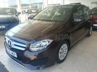Usado Mercedes B180 109 CV (80 kW) 2017 Marrón Utilitario