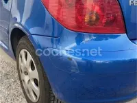 Usado Peugeot 307 90 CV (66 kW) 2005 Azul Berlina