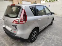 Usado Renault Scénic III Dynamique 130 CV (95 kW) 2011 Gris / plata Monovolumen