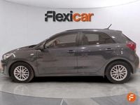 Usado Kia Rio 84 CV (61 kW) 2022 Gris Berlina
