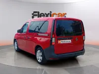 Usado VW Caddy 102 CV (75 kW) 2021 Rojo Monovolumen
