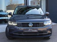 Usado VW Tiguan Life 150 CV (110 kW) 2022 Gris SUV