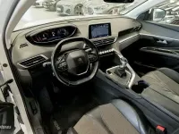 Usado Peugeot 3008 Allure 131 CV (96 kW) 2018 Blanco SUV