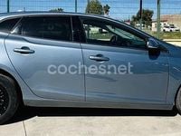 Usado Volvo V40 120 CV (88 kW) 2017 Azul Berlina