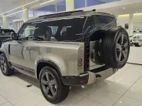 Nuevo Land Rover Defender SE Dynamic 250 CV (183 kW) 2025 Verde SUV
