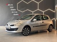 Usado Renault Clio II Authentique 75 CV (55 kW) 2007 Gris / plata Berlina