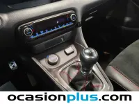 Usado Toyota Yaris 261 CV (191 kW) 2022 Rojo Utilitario