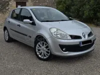 Usado Renault Clio II Authentique 85 CV (62 kW) 2007 Gris / plata Berlina