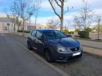 Usado Seat Ibiza I-Tech 70 CV (51 kW) 2015 Gris / plata Berlina