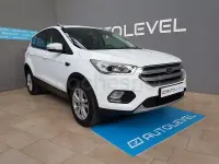 Usado Ford Kuga Trend 120 CV (88 kW) 2019 Blanco SUV