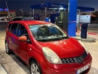 Usado Nissan Note Acenta 86 CV (63 kW) 2008 Rojo Utilitario