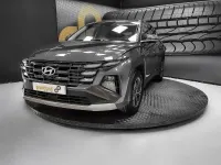 Usado Hyundai Tucson 160 CV (117 kW) 2025 Gris / plata SUV