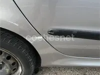 Usado Peugeot 206 75 CV (55 kW) 2004 Gris / plata Berlina