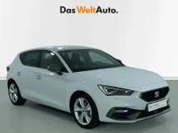 Usado Seat Leon FR 116 CV (85 kW) 2025 Blanco Berlina