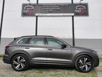 Usado VW Touareg R-line 231 CV (169 kW) 2021 Gris / plata SUV