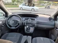 Usado Renault Scénic II Dynamique 105 CV (77 kW) 2006 Beige Monovolumen