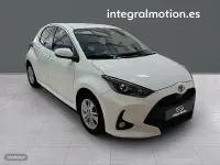 Usado Toyota Yaris Edition 125 CV (91 kW) 2024 Blanco Berlina