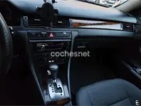 Usado Audi A6 155 CV (114 kW) 2002 Gris / plata Berlina