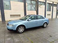 Usado Audi A4 130 CV (95 kW) 2003 Azul Berlina