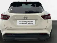Usado Nissan Juke N-Connecta 114 CV (83 kW) 2022 Lunar white (metalizado) techo SUV
