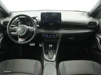 Usado Toyota Yaris Sport 116 CV (85 kW) 2022 Gris Utilitario