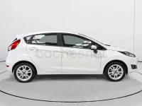 Usado Ford Fiesta Trend 95 CV (69 kW) 2015 Blanco Utilitario