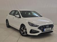Usado Hyundai i30 120 CV (88 kW) 2021 Blanco Berlina