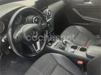 Usado Mercedes A180 Urban 109 CV (80 kW) 2014 Blanco Berlina