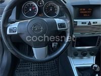 Usado Opel Astra GTC Sport 105 CV (77 kW) 2007 Negro Berlina