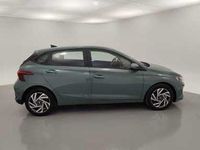 Usado Hyundai i20 84 CV (61 kW) 2024 Verde Berlina