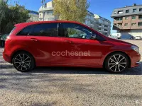 Usado Mercedes B180 109 CV (80 kW) 2014 Rojo Monovolumen
