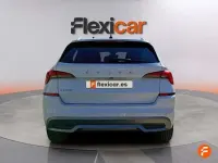 Usado Skoda Kamiq Ambition 110 CV (80 kW) 2023 Blanco SUV