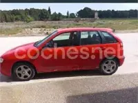 Usado Seat Ibiza Sport 100 CV (73 kW) 2011 Rojo Berlina