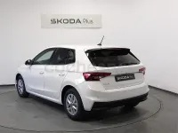 Usado Skoda Fabia Selection 95 CV (69 kW) 2026 Blanco Utilitario
